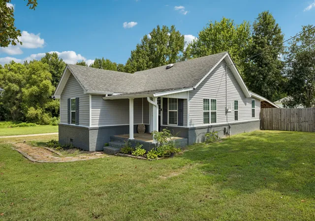 2nd image of 876 Prosser Rd, Leoma, TN 38468 | MLS# 3524681