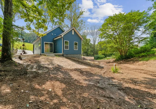 Photo 2 of Single family home for sale at 109 Annette Dr, Ashland City, TN 37015 | MLS# 3520802 | Listing updated on 2026-09-26