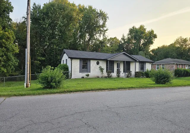 3rd image of 3227 Cloverwood Dr, Nashville, TN 37214 | MLS# 3520836