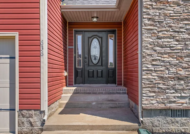 Photo 2 of Single family home for sale at 636 Fox Hound Dr, Clarksville, TN 37040 | MLS# 3541235 | Listing updated on 2026-10-31