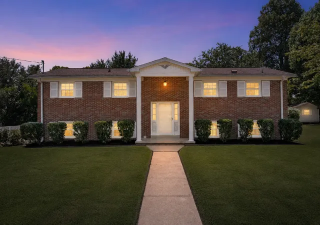 Photo 2 of Single family home for sale at 113 Cloverdale Rd, Shelbyville, TN 37160 | MLS# 3528956 | Listing updated on 2026-10-07