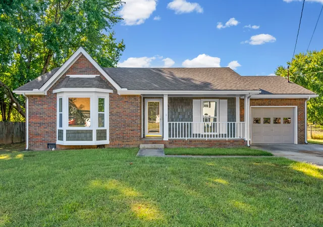 Photo 1 of Single family home for sale at 3418 Polly Dr, Clarksville, TN 37042 | MLS# 3601605 | Listing updated on 2026-10-20