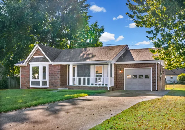 Photo 1 of Single family home for sale at 3418 Polly Dr, Clarksville, TN 37042 | MLS# 3601605 | Listing updated on 2026-10-20