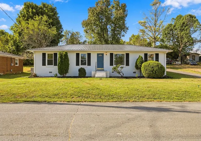 Photo 1 of Single family home for sale at 529 Mcferrin St, Woodbury, TN 37190 | MLS# 3520879 | Listing updated on 2026-09-29