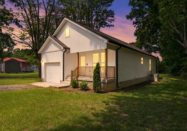 1st image of 207 Lincoln St, Smithville, TN 37166 | MLS# 3520917