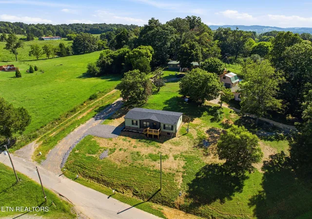 Manufactured home for sale at 181 County Road 322, Sweetwater, TN 37874 | MLS# 3525726