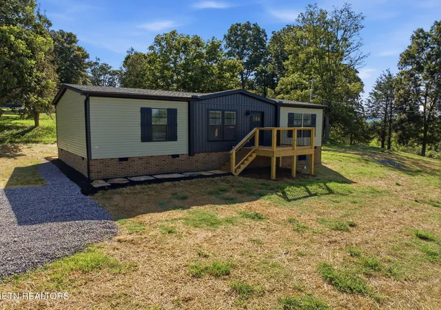Photo 3 of Manufactured home for sale at 181 County Road 322, Sweetwater, TN 37874 | MLS# 3525726 | Listing updated on 2026-09-20