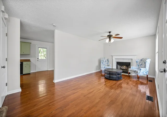 Photo 4 of Single family home for sale at 3789 Mcallister Dr, Clarksville, TN 37042 | MLS# 3520921 | Listing updated on 2026-10-09