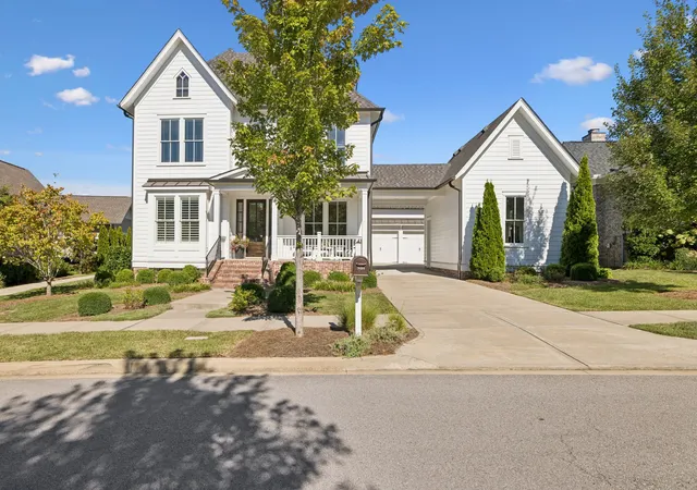 Photo 2 of Sale Pending at 9048 Berry Farms Xing, Franklin, TN 37064 | MLS# 3526777 | Listing updated on 2026-10-20