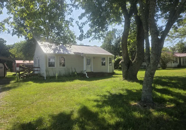2nd image of 752 New Deal Potts Rd, Cottontown, TN 37048 | MLS# 3520937