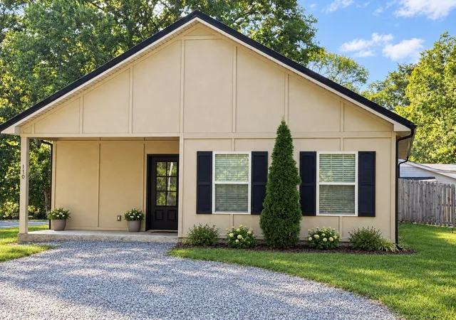 Photo 1 of Single family home for sale at 110 Edmondson Ferry Rd, Clarksville, TN 37040 | MLS# 3525713 | Listing updated on 2026-10-06