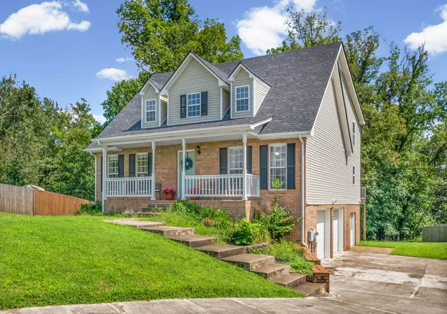 Photo 3 of Single family home for sale at 3174 Crosswind Ct, Clarksville, TN 37043 | MLS# 3521022 | Listing updated on 2026-08-26