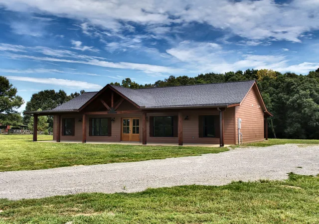 Photo 2 of Single family home for sale at 2054 Womble Ridge Rd, Ethridge, TN 38456 | MLS# 3601700 | Listing updated on 2026-09-27