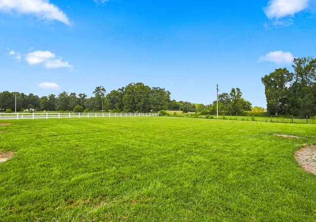 Photo 3 of Single family home for sale at 972 Mud Creek Rd, Morrison, TN 37357 | MLS# 3521035 | Listing updated on 2026-09-08
