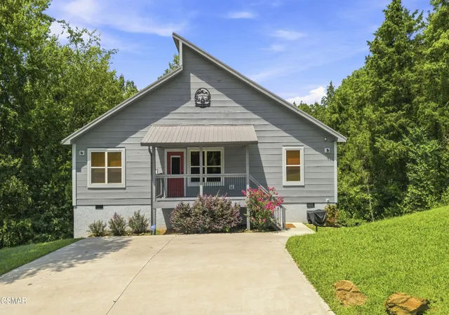 Photo 2 of Single family home for sale at 353 Oak Lake Dr Dr, Sevierville, TN 37876 | MLS# 3521077 | Listing updated on 2026-10-06