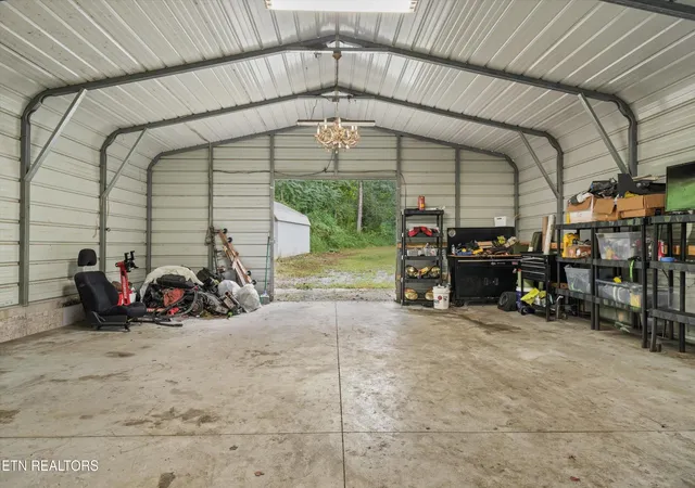 Photo 2 of Single family home for sale at 1696 Clouds Rd, New Tazewell, TN 37825 | MLS# 3521118 | Listing updated on 2026-10-01
