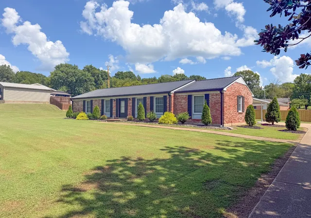 Photo 1 of Single family home for sale at 201 Glendale Dr, Pulaski, TN 38478 | MLS# 3530963 | Listing updated on 2026-09-02