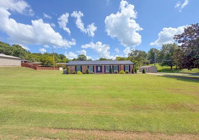 Photo 3 of Single family home for sale at 201 Glendale Dr, Pulaski, TN 38478 | MLS# 3530963 | Listing updated on 2026-09-02