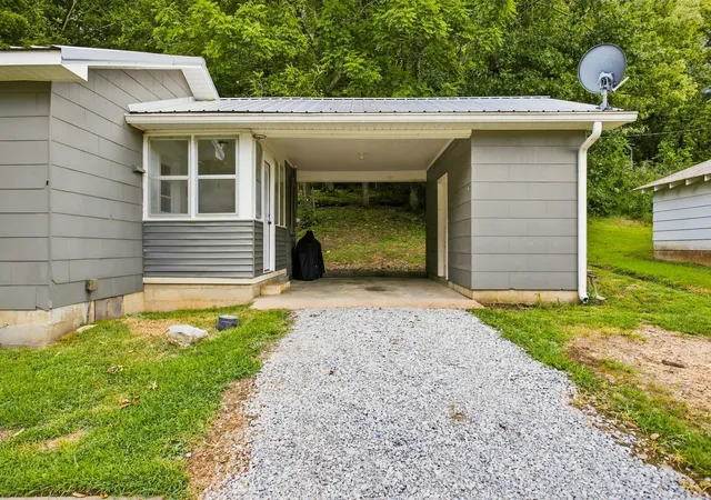 3rd image of 4854 Dry Fork Rd, Hampshire, TN 38461 | MLS# 3526008