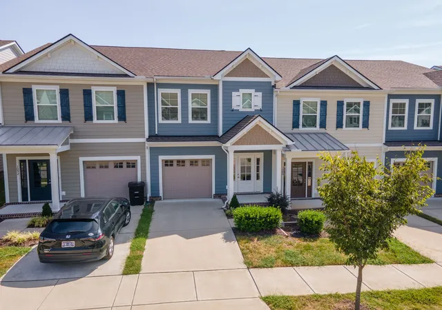 Photo 1 of Townhouse for sale at 1086 Sweetleaf Dr, Franklin, TN 37064 | MLS# 3528290 | Listing updated on 2026-10-30