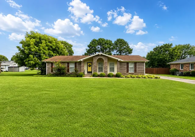 2nd image of 1008 Brindley Dr, Pulaski, TN 38478 | MLS# 3526057