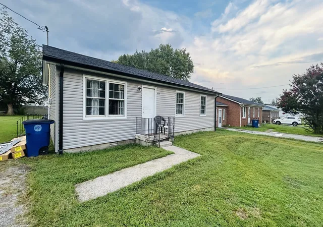 1st image of 429 Fairground Hts, Shelbyville, TN 37160 | MLS# 3523688