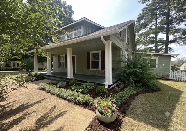 1st image of 410 1st Ave, Fayetteville, TN 37334 | MLS# 3526535