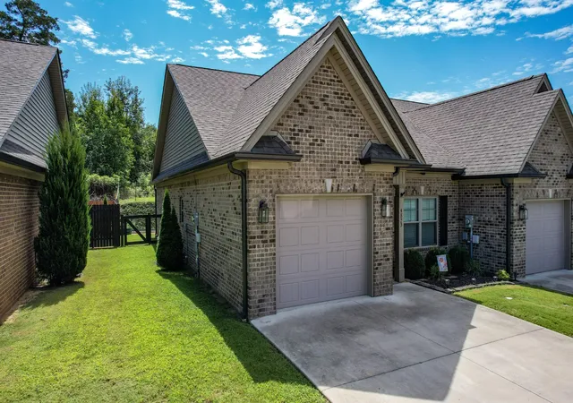 Photo 2 of Townhouse for sale at 4833 Grove Park Dr Ne, Cleveland, TN 37312 | MLS# 3527092 | Listing updated on 2026-08-30