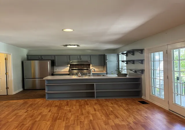 Listing Photo 4 - Condo for sale in building located at 7470 Charlotte Pike, Nashville, TN 37209 - Unit #102