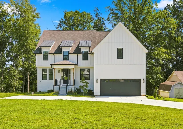 Photo 1 of Single family home for sale at 320 Bjs Lndg, Estill Springs, TN 37330 | MLS# 3528732 | Listing updated on 2026-09-01