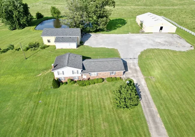Photo 1 of Single family home for sale at 3180 State Route 181 S, Greenville, KY 42345 | MLS# 3523708 | Listing updated on 2026-08-24