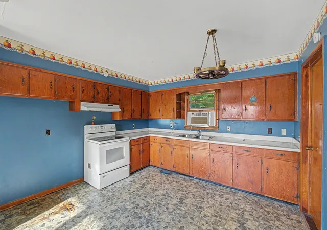 Photo 4 of Single family home for sale at 104 Mallory Dr, Elkton, KY 42220 | MLS# 3523700 | Listing updated on 2026-08-24