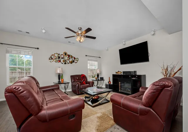 Photo 2 of Single family home for sale at 3032 Morning Mist Ct, Murfreesboro, TN 37128 | MLS# 3527230 | Listing updated on 2026-09-04
