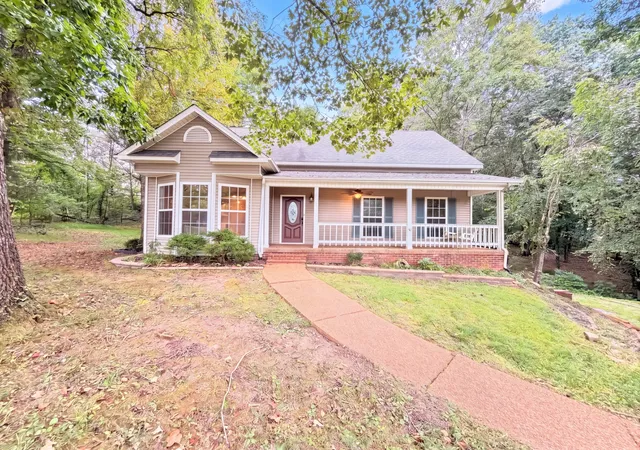 1st image of 608 Beechtree Ct, Burns, TN 37029 | MLS# 3523711