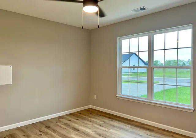 Photo 4 of Single family home for sale at 1101 Brook Ct, Franklin, KY 42134 | MLS# 3526737 | Listing updated on 2026-10-02