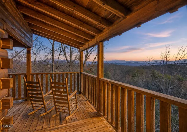 Photo 3 of Sale Pending at 2022 Oakmont Dr, Sevierville, TN 37876 | MLS# 3523724 | Listing updated on 2026-09-19