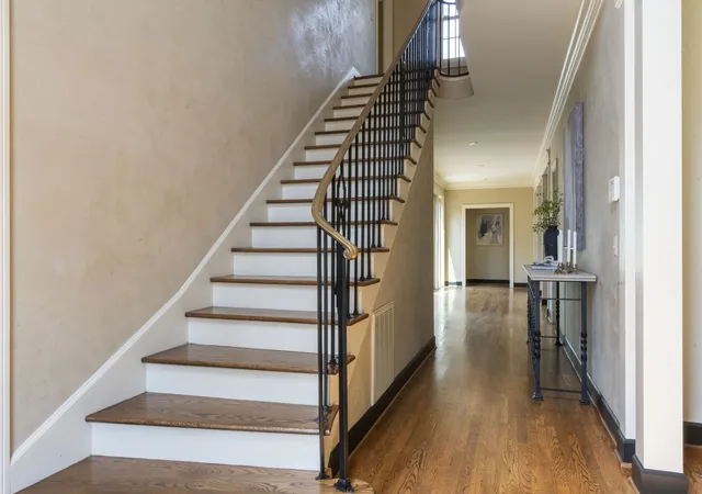 Photo 3 of Single family home for sale at 5132 Boxcroft Pl, Nashville, TN 37205 | MLS# 3527149 | Listing updated on 2026-09-13