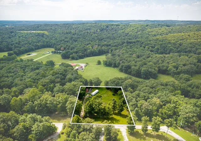 Photo 3 of Sale Pending at 540 Daymon Cir, Crossville, TN 38572 | MLS# 3526441 | Listing updated on 2026-09-22