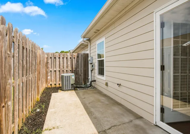 Listing Photo 2 - Condo for sale in building located at 1040 Charlie Daniels Pkwy, Mount Juliet, TN 37122 - Unit #158