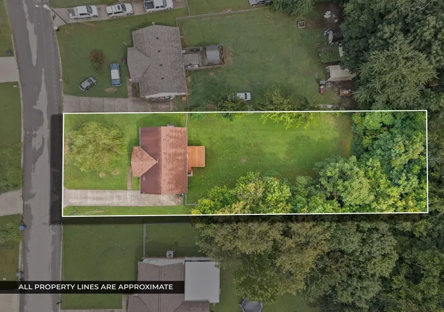 Photo 1 of Single family home for sale at 622 Woodhaven Dr, Clarksville, TN 37042 | MLS# 3528337 | Listing updated on 2026-09-12