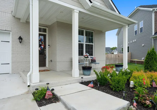 Photo 3 of Single family home for sale at 1127 Aster Pl, Mount Juliet, TN 37122 | MLS# 3528240 | Listing updated on 2026-08-31