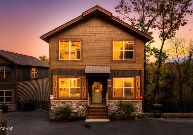 Photo 2 of Single family home for sale at 3037 Ridge Top Resort Way, Pigeon Forge, TN 37863 | MLS# 3523773 | Listing updated on 2026-09-16