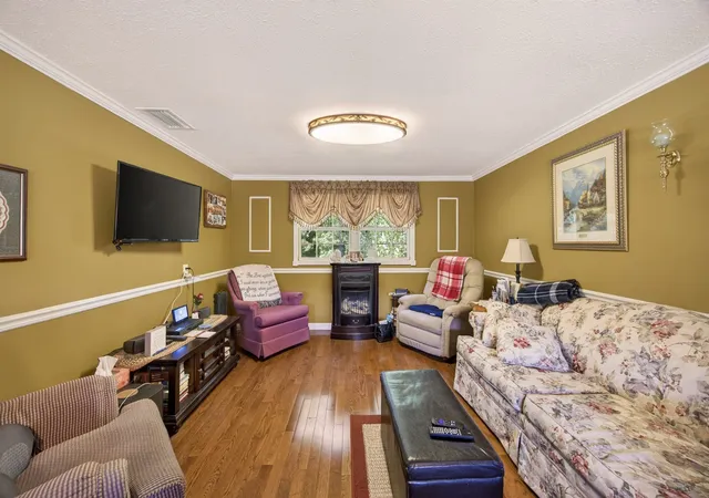 Photo 3 of Single family home for sale at 3613 Eastland Rd, Sparta, TN 38583 | MLS# 3526377 | Listing updated on 2026-08-25