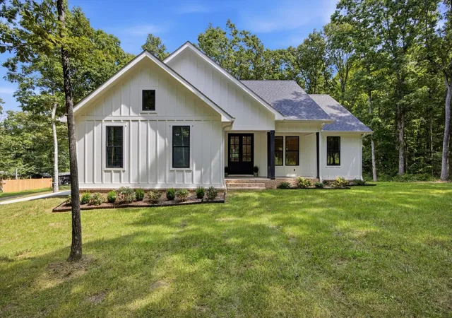 Single family home for sale at 252 Woodland Way, Signal Mountain, TN 37377 | MLS# 3524679