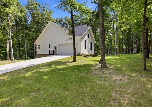 Photo 2 of Single family home for sale at 252 Woodland Way, Signal Mountain, TN 37377 | MLS# 3524679 | Listing updated on 2026-09-23