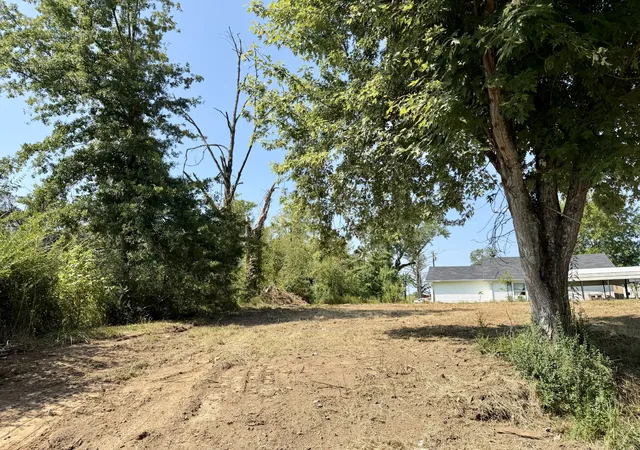 2nd image of 456 Pharr Ave, Selmer, TN 38375 | MLS# 3526467