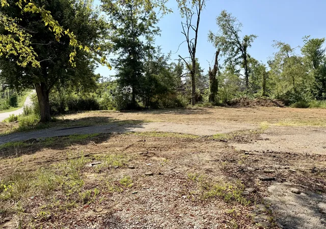 3rd image of 456 Pharr Ave, Selmer, TN 38375 | MLS# 3526467
