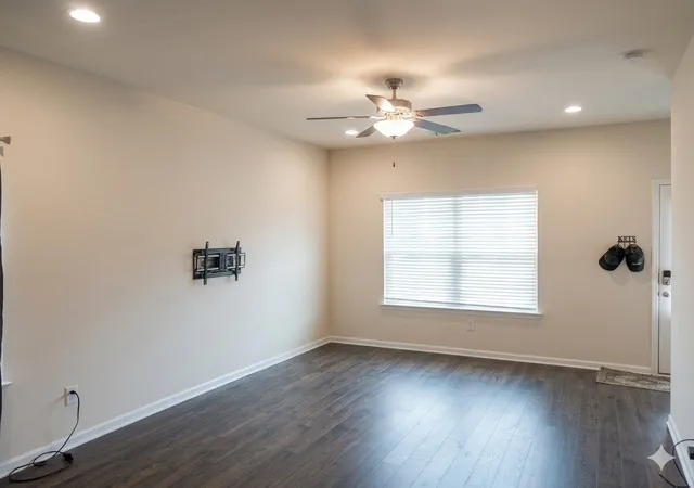 Photo 3 of Townhouse for sale at 4053 Cody Dr, La Vergne, TN 37086 | MLS# 3529046 | Listing updated on 2026-08-29