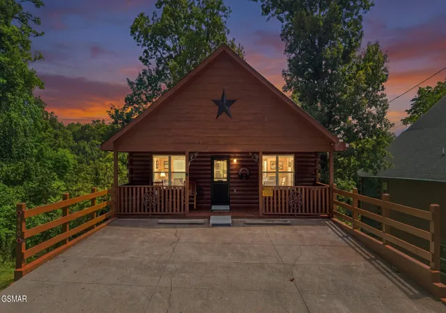 Photo 1 of Single family home for sale at 440 Oak Sky Way, Sevierville, TN 37876 | MLS# 3524719 | Listing updated on 2026-10-15