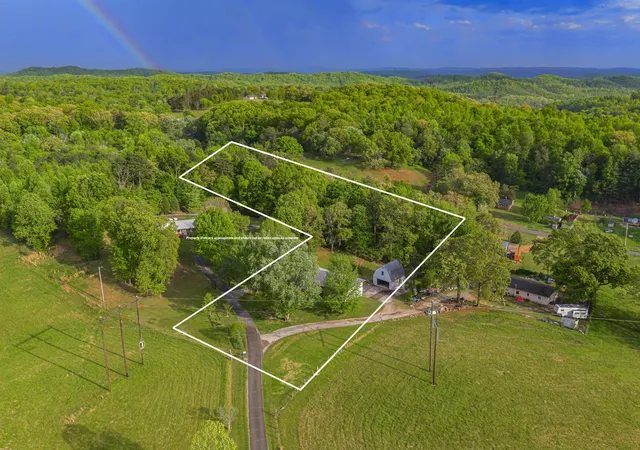 2nd image of 126 Hicks Ln, Rockwood, TN 37854 | MLS# 3525529